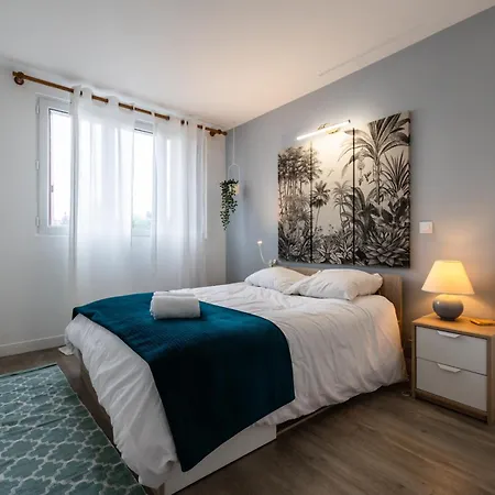 Air Conditioned, Inviting And Sunlit Appartement- Near Paris - Free Parking L'Hay-les-Roses Exterior photo