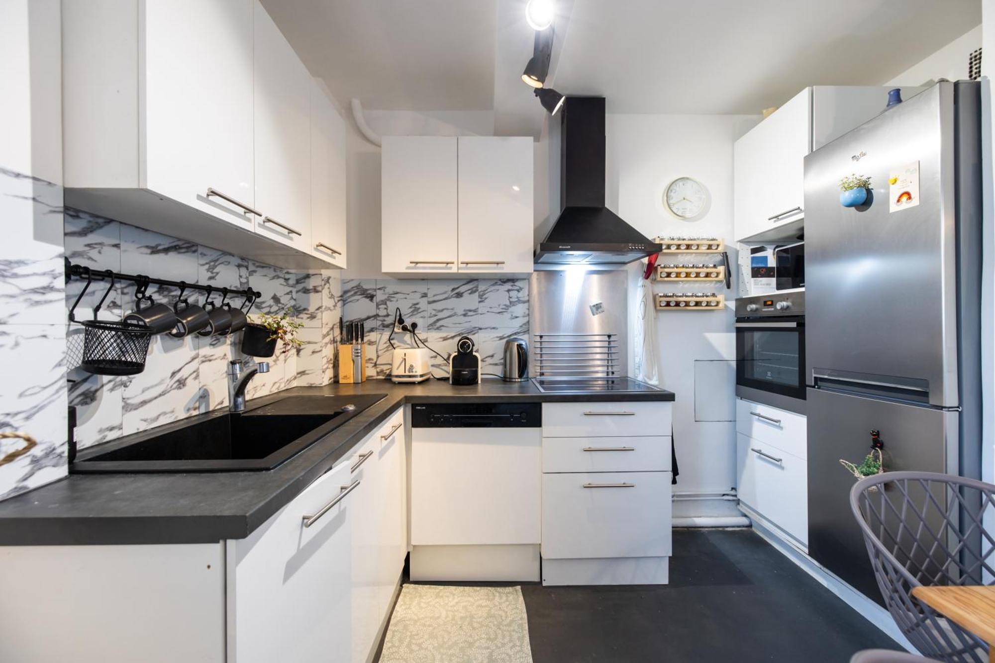 Appartement Air Conditioned, Inviting And Sunlit Appartement- Near Paris - Free Parking *