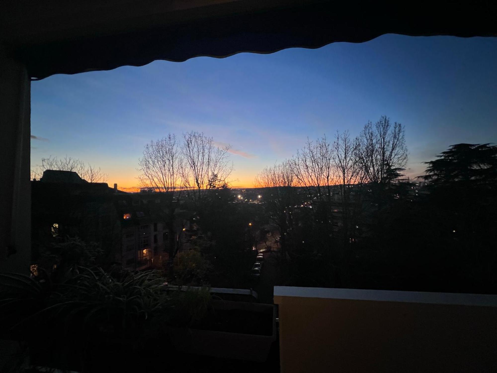 Appartement Air Conditioned, Inviting And Sunlit Appartement- Near Paris - Free Parking *